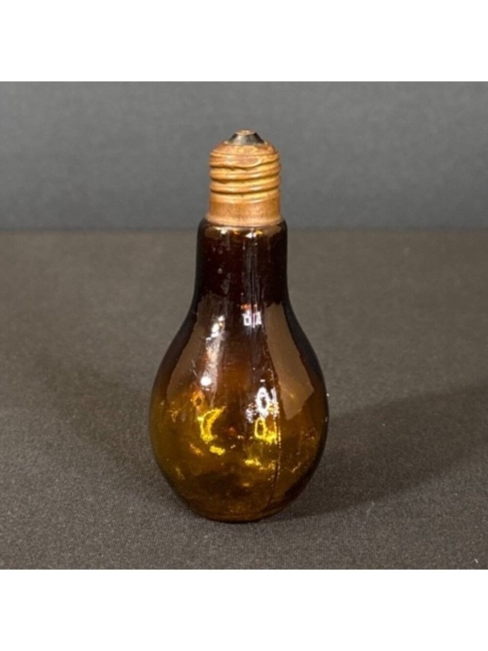 Vintage Amber Glass Light Bulb Bottle Salt Pepper Shaker Metal Lid Brass Bronze - Picture 9 of 16